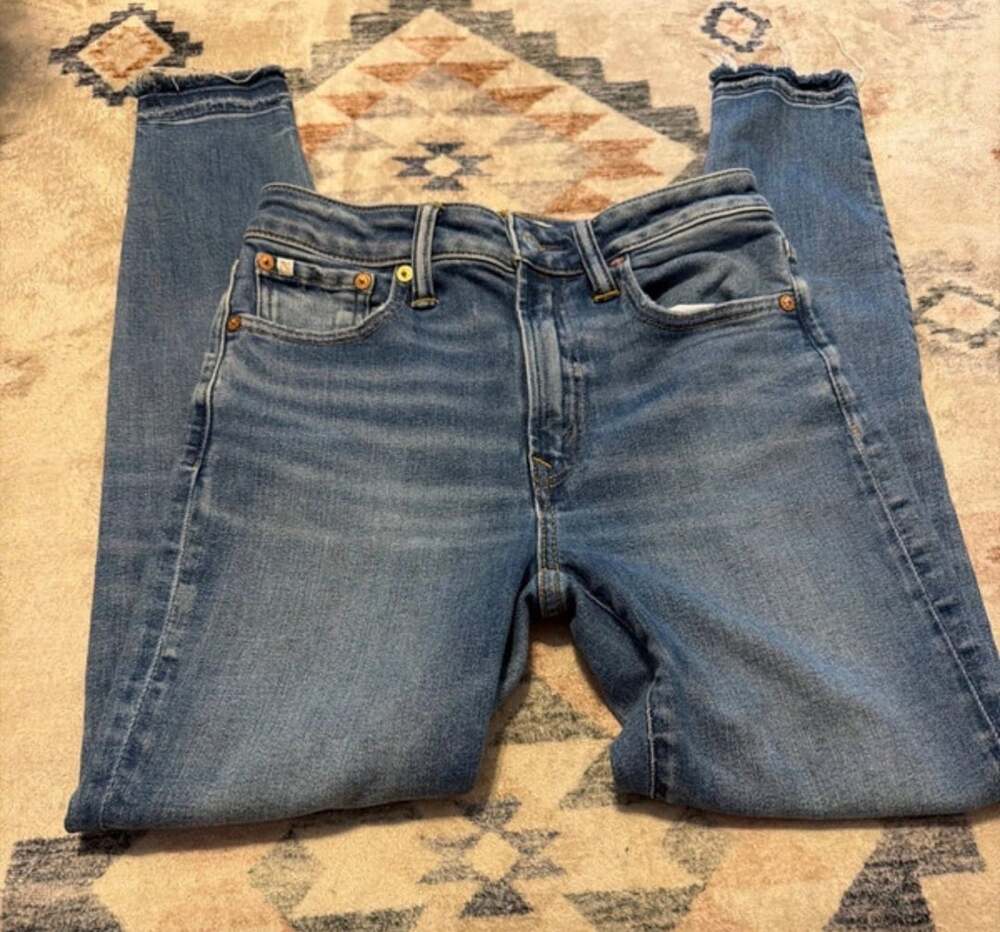 AE77 Super High-Rise Jeggings Blue Raw Hem Jeans